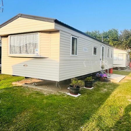 Lola'S Caravan. Your Home Away From Home. Parkeston Dış mekan fotoğraf
