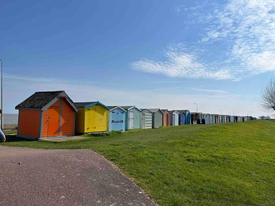 Lola'S Caravan. Your Home Away From Home. Parkeston Dış mekan fotoğraf