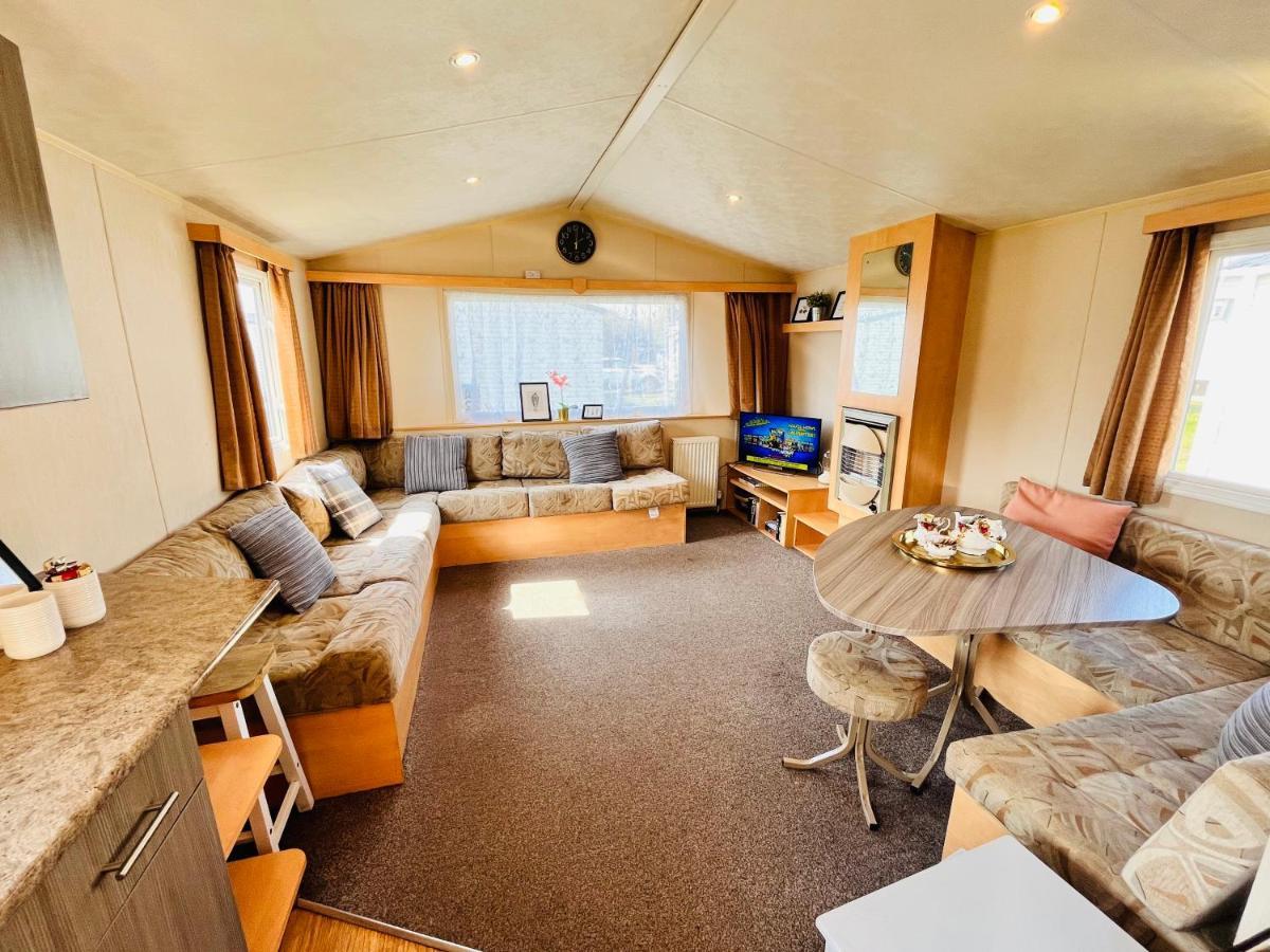 Lola'S Caravan. Your Home Away From Home. Parkeston Dış mekan fotoğraf